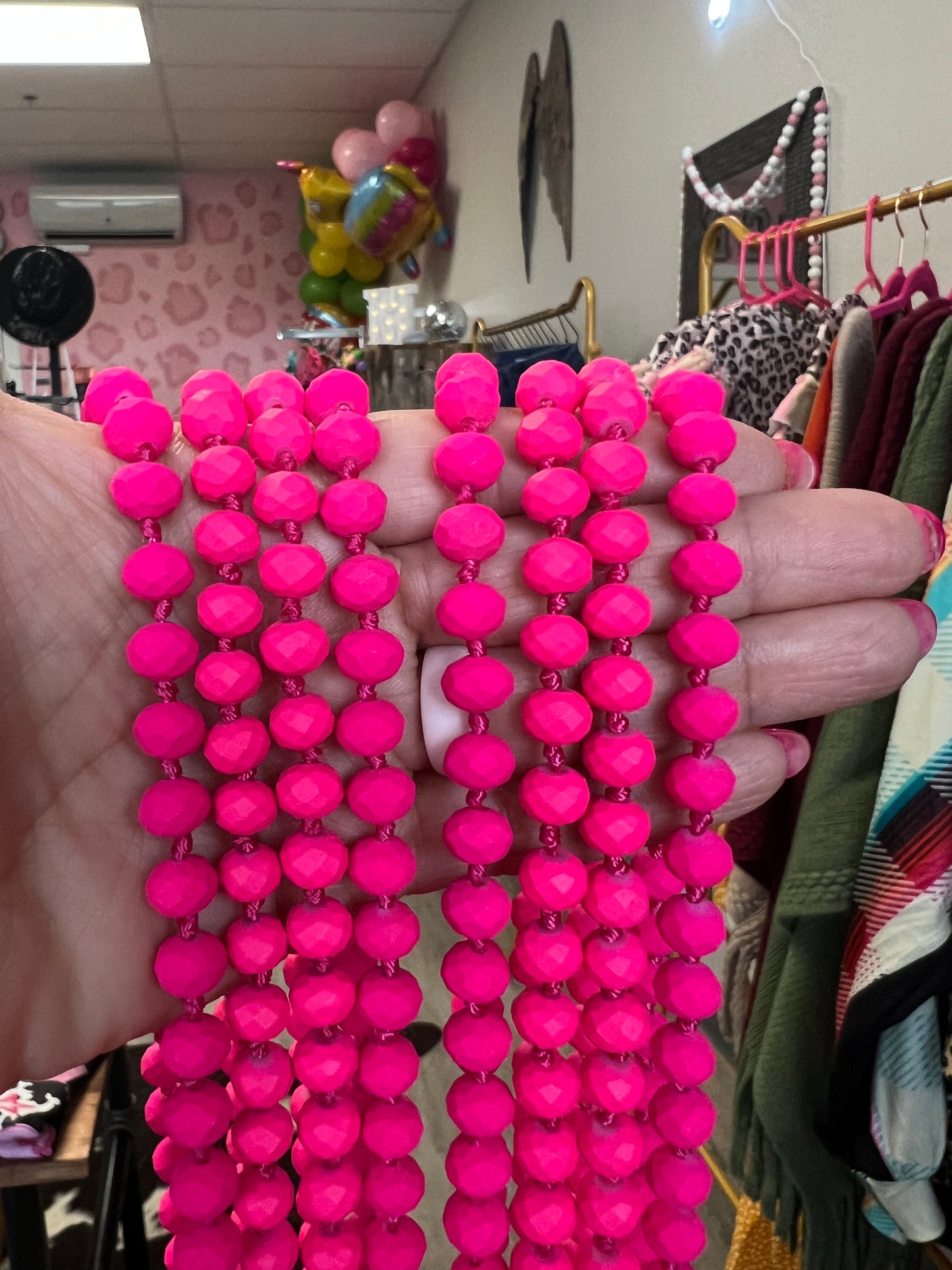 “30” Hot Pink Mate Beaded Necklace